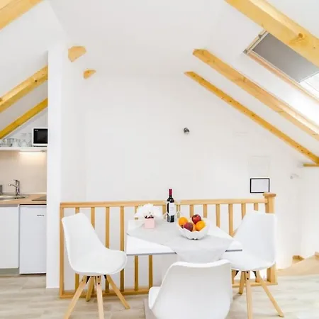 Shining Star - Attic Studio With Patio And Sea View * Dubrovnik