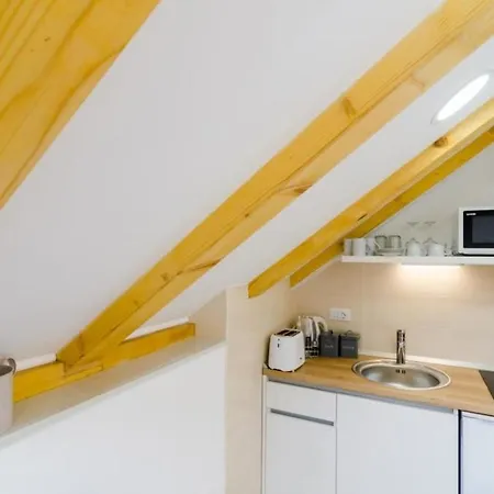 Апартаменты Shining Star - Attic Studio With Patio And Sea View