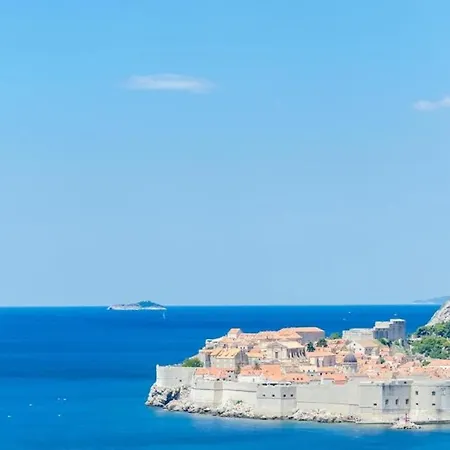 Shining Star - Attic Studio With Patio And Sea View Dubrovnik